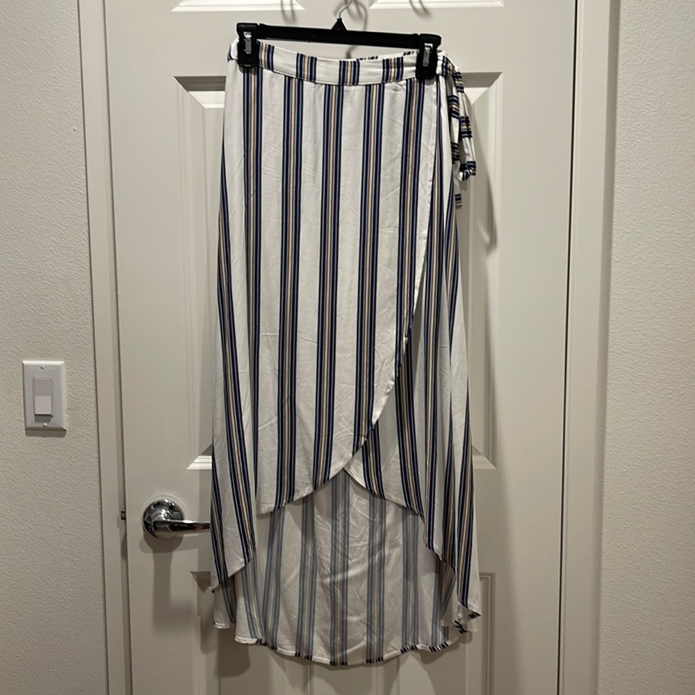 Forever21 high waist, asymmetrical skirt, size S, adjustable waist tie